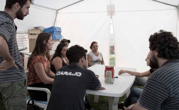 Nota en Periódico Pausa: «Educación desde el barro» Nota en Periódico Pausa: «Educación desde el barro»